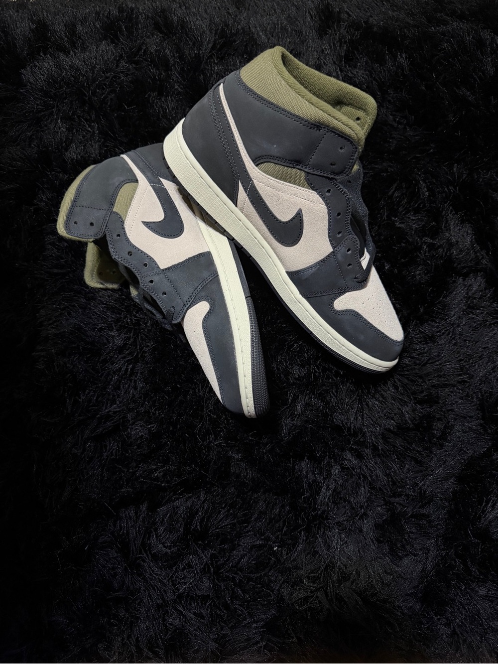 Nike Men’s High-Top Sneakers in Olive Green and Black